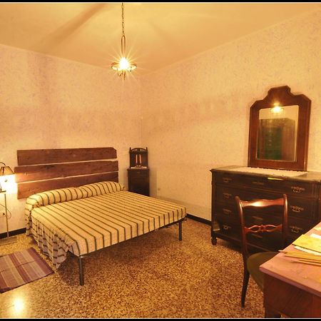 B&B Au Caruggiu Ceriale Oda fotoğraf