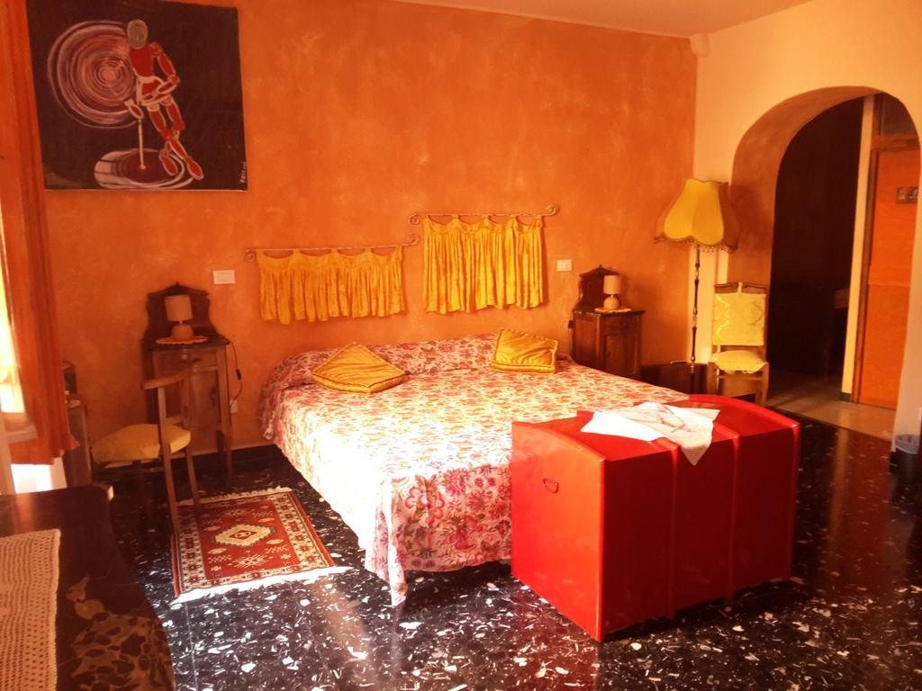 B&B Au Caruggiu Ceriale Oda fotoğraf