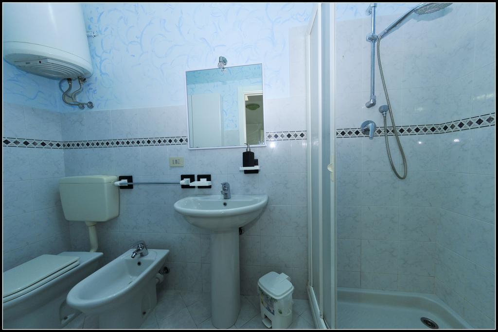 B&B Au Caruggiu Ceriale Oda fotoğraf